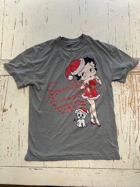 Betty Boop Gray Tee with Red Holiday Graphic